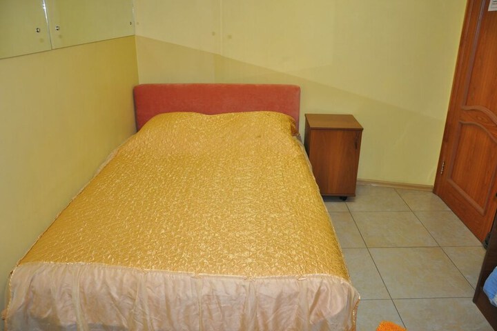 Room 3 of 33