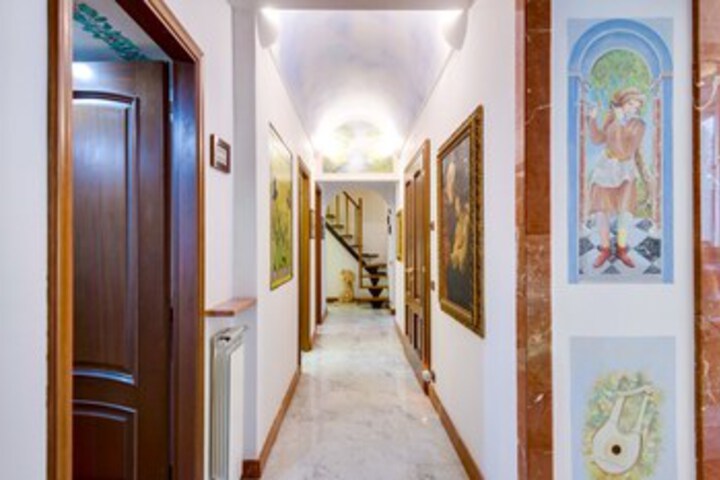 Ballroom/Hall 17 of 25