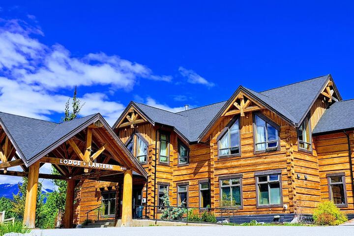Photo of Lodge and Lantern