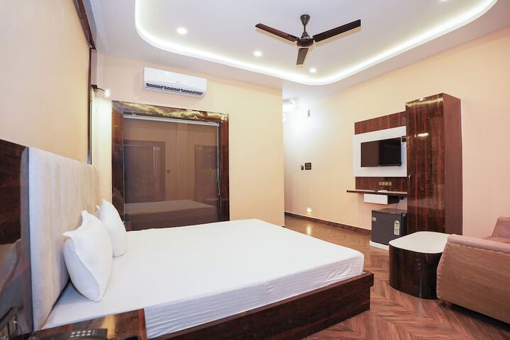 Room 7 of 40