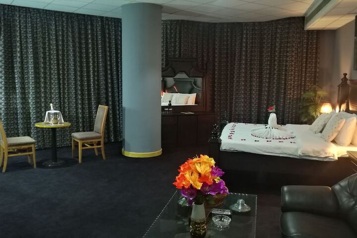 Room 9 of 81