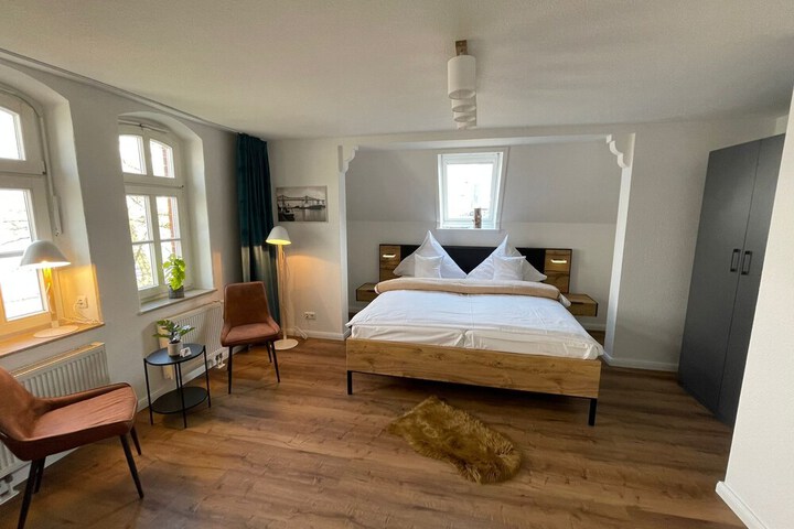 Room 12 of 114