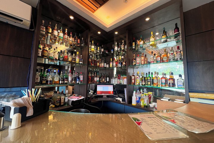 Lounge 69 of 77