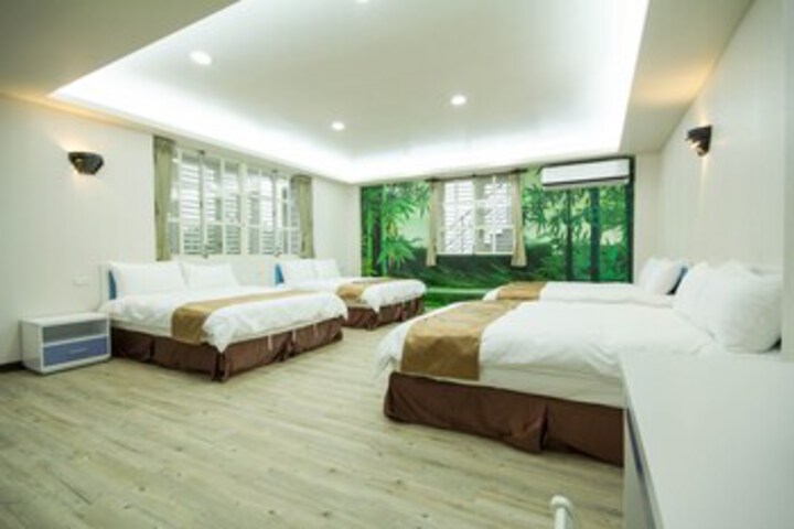 Room 18 of 39