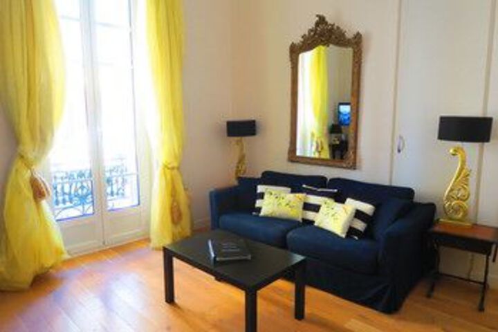Room 10 of 12