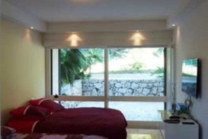 Room 6 of 17