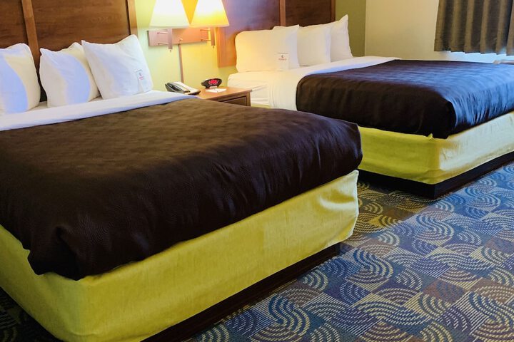 2 Queen Beds Accessible (5 of 70)
