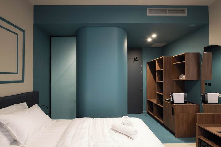 Room 27 of 133