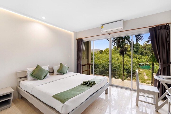 Room 2 of 12