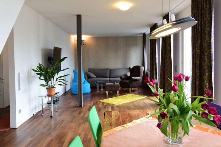Room 8 of 37