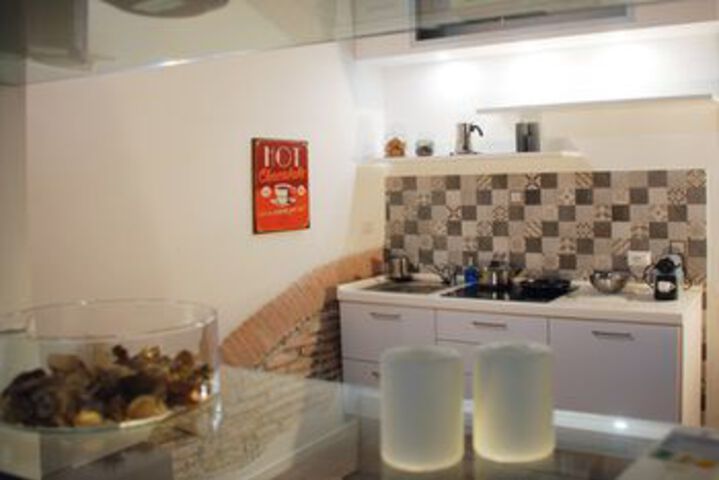 Room 9 of 12