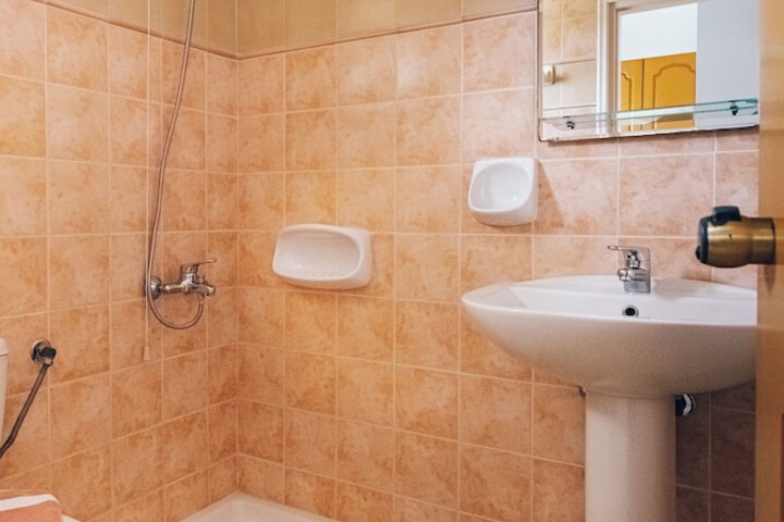 Room 15 of 32