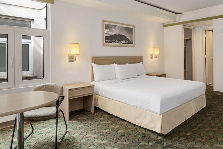 Room 21 of 48