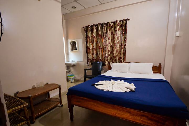 Room 33 of 82