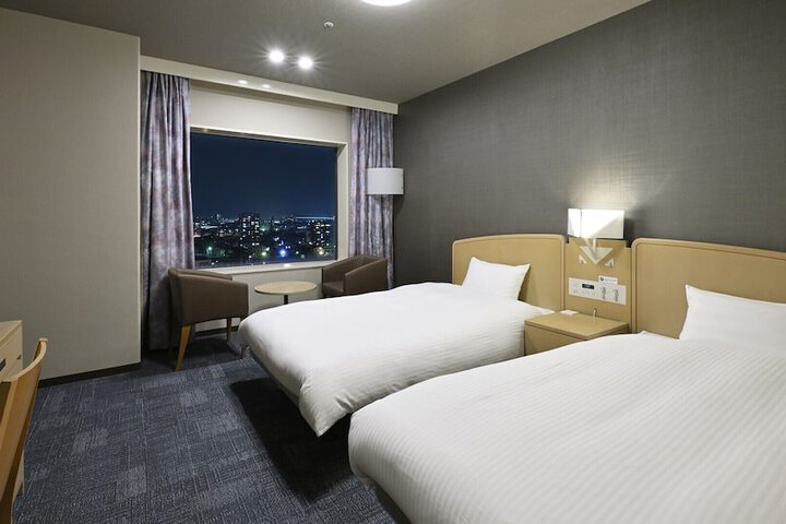 Room 4 of 109