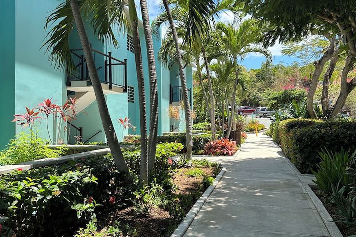 Hotel Exterior 250 of 257
