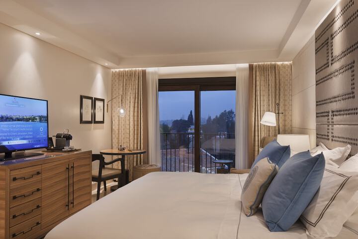 Room 41 of 75