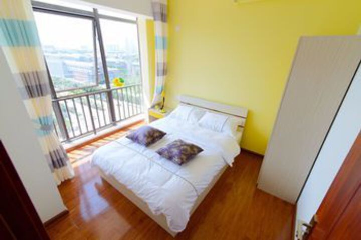 Room 17 of 36