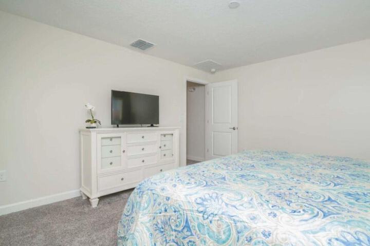 Room 3 of 24