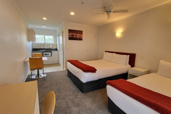 Room 8 of 65