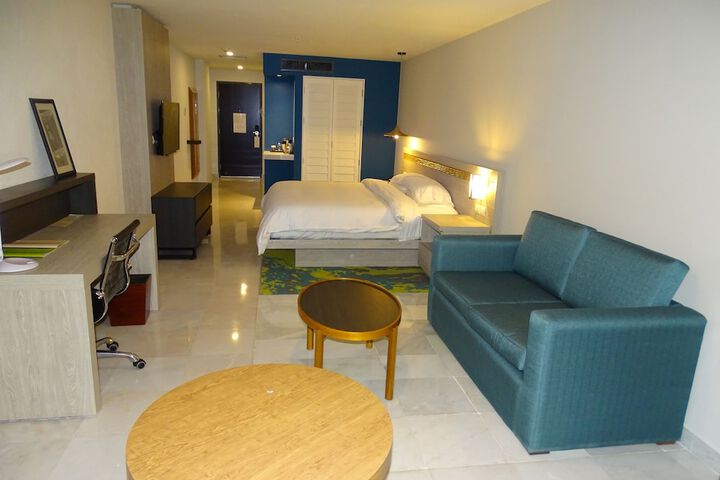 Room 27 of 67