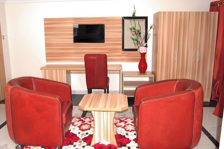 Room 12 of 37