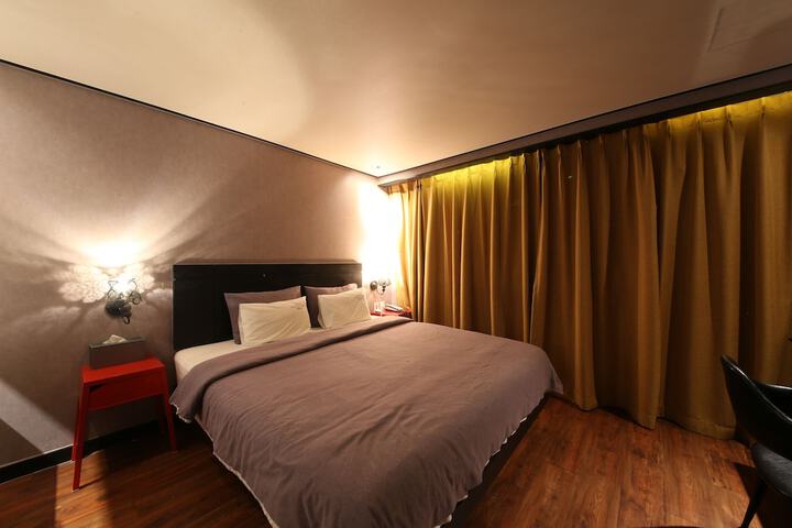 Room 14 of 45