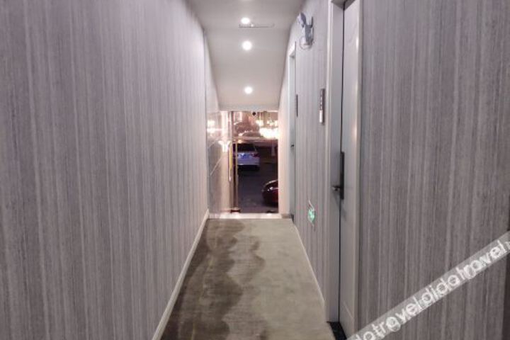 Hotel Interior 4 of 13