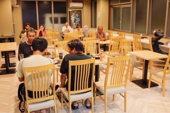Dining 19 of 22