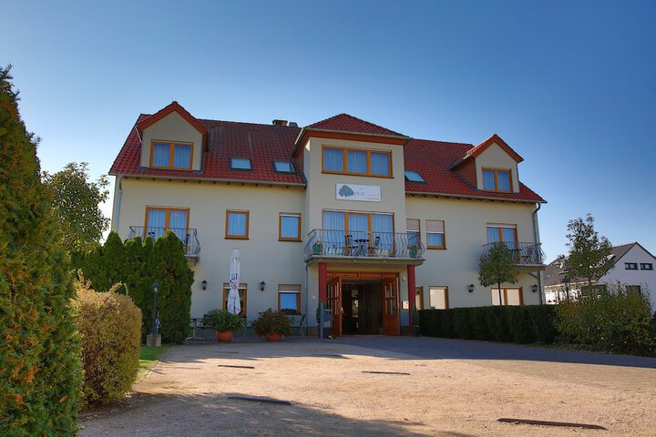 Hotel 53 of 56