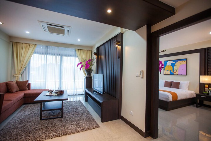 Room 8 of 35