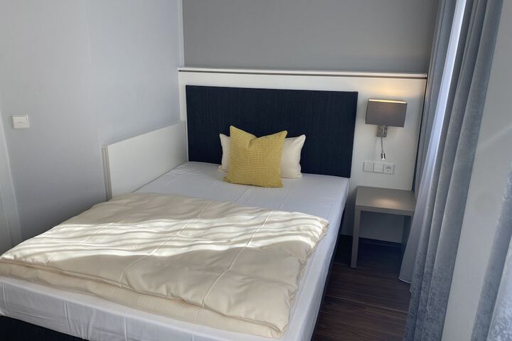 Room 14 of 78
