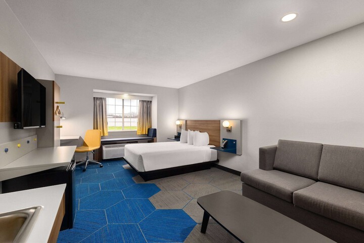 Room 22 of 50