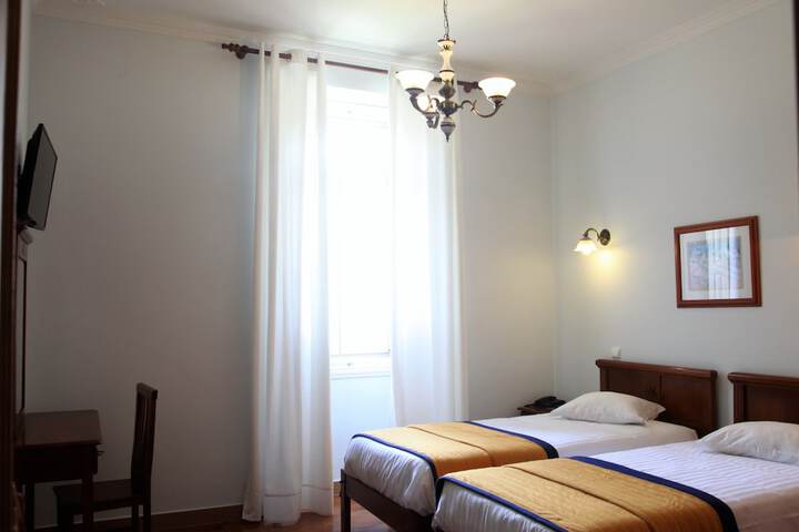 Room 16 of 70