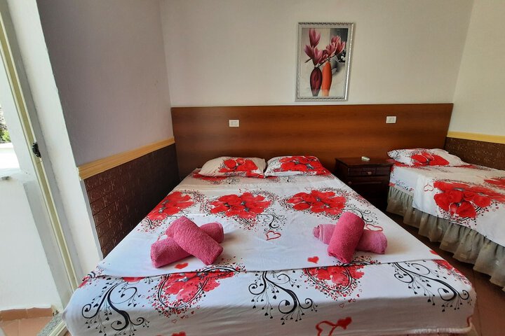 Room 9 of 37