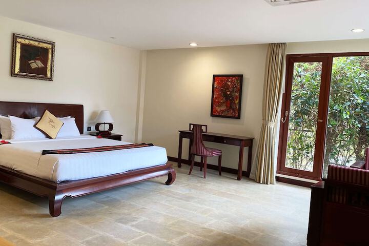 Room 21 of 153