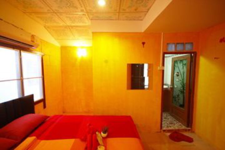 Room 10 of 15