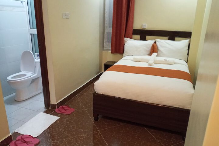 Room 13 of 35