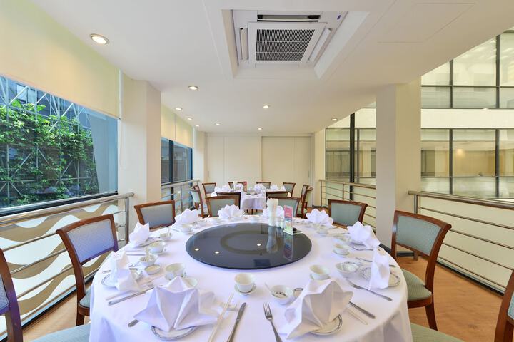 Dining 76 of 125