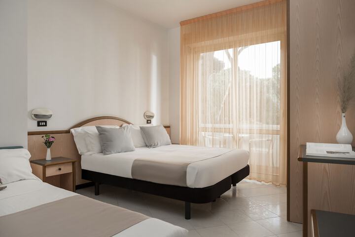 Room 40 of 85