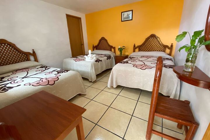Room 6 of 33