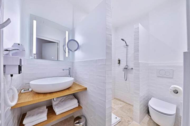 Clean Restrooms