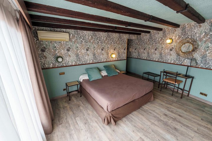 Room 22 of 38
