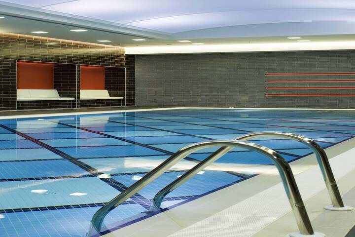 Pool Hotel