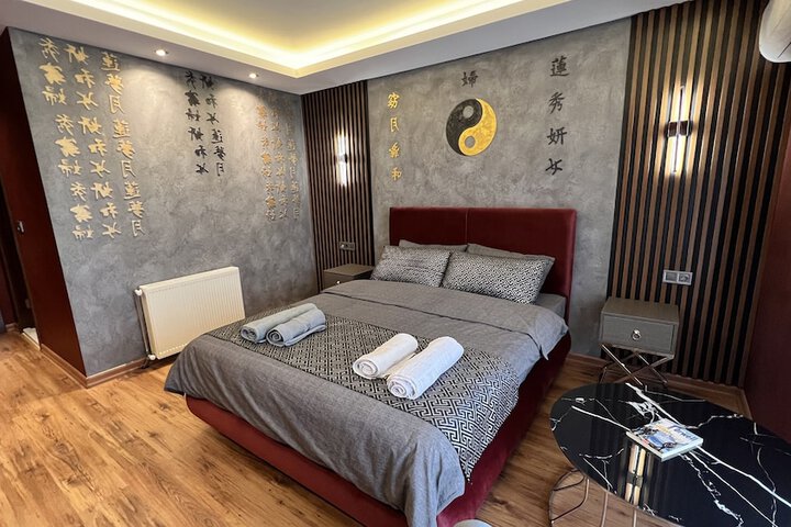 Room 12 of 71