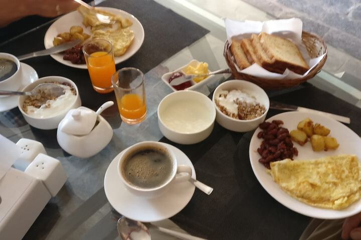 Breakfast/Coffee Service 31 of 43