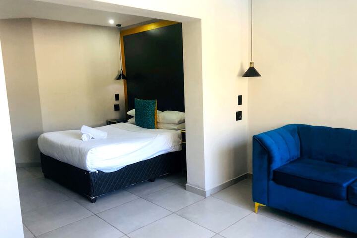 Room 102 of 241