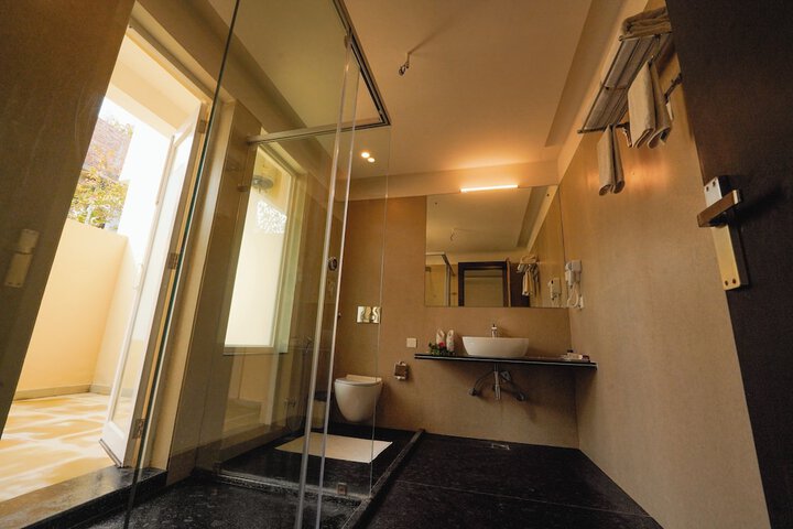 Room 17 of 35