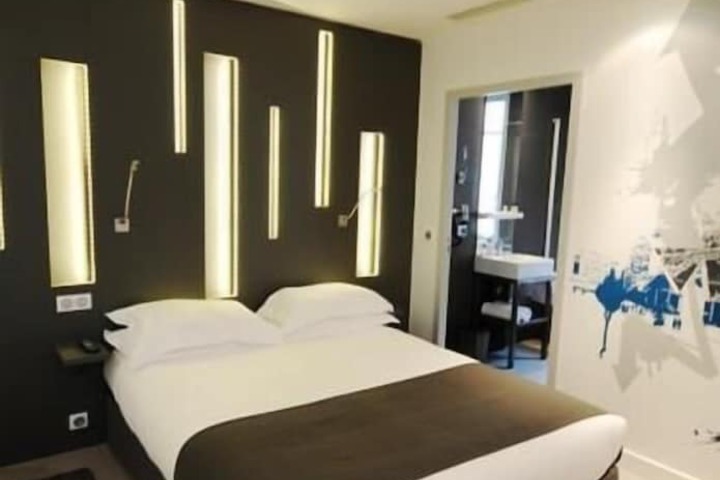 Room 20 of 32
