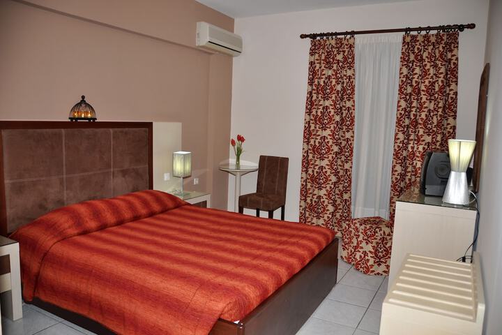 Room 4 of 30